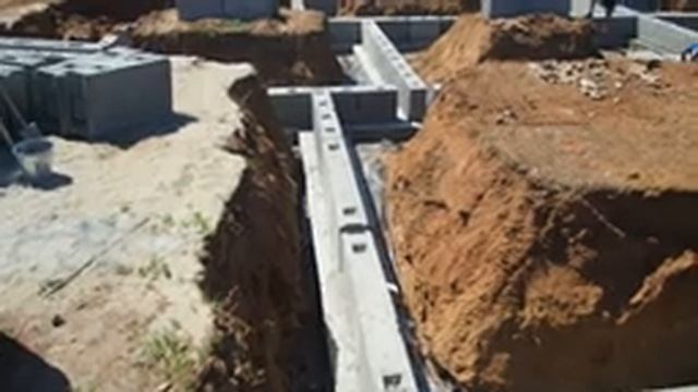 Дом с плоской крышей. Ленточный фундамент из фбс блоков смотреть онлайн