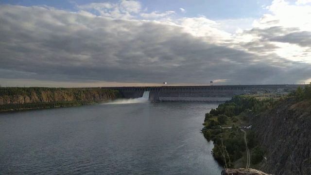 Братская ГЭС спуск воды таймлэпс смотреть онлайн