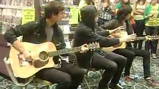 valencia Holiday acoustic 9/13 смотреть онлайн