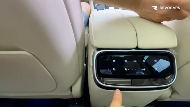 Первый взгляд на Aito M7. 6-ти местный ВОЯ Free от Huawei? смотреть онлайн