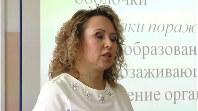 Студенты надели противогазы смотреть онлайн