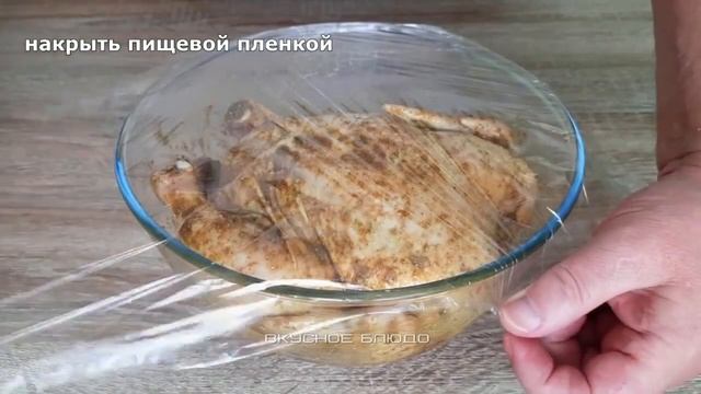 ПРОСТЕЙШИЙ РЕЦЕПТ КУРИЦЫ, запеченной в РУКАВЕ. Курица с Золотистой Корочкой. смотреть онлайн