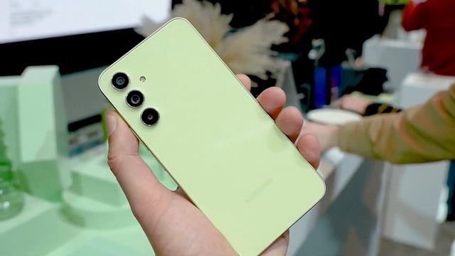 Samsung Galaxy Z Fold 6: first look смотреть онлайн