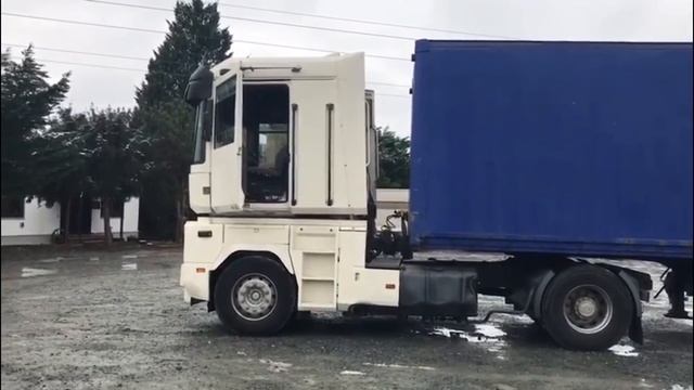 Renault AE Magnum V8 Mack E9 connecting with trailer/couple truck and trailer/Auflieger aufsatteln смотреть онлайн