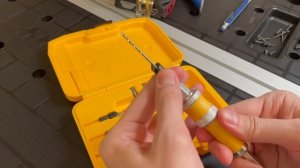Двухсторонняя насадка Dewalt. Сверлит, зенкует и заворачивает
