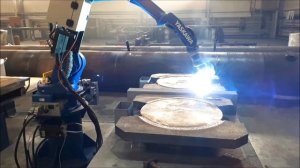 Промышленный робот для сварки массивных изделий