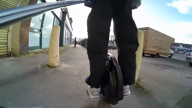 On the Inmotion V5F, my fast ride to gym смотреть онлайн
