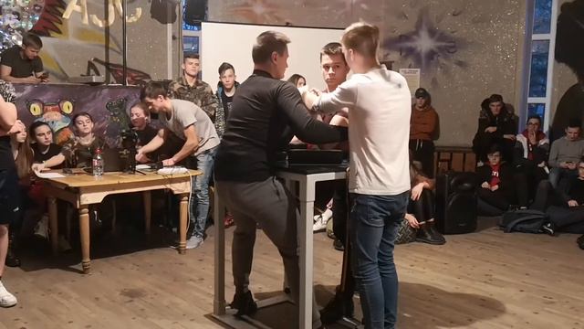 Rankų lenkimas. Šilalė смотреть онлайн