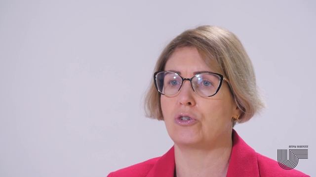 Между рекламой и журналистикой: коммуникация как профессия смотреть онлайн