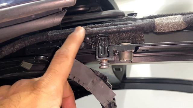 Volkswagen VW EOS (1F) Roof A Pillar Lock / Catch / Latch Replacement 1Q0871662 1Q0871661 смотреть онлайн