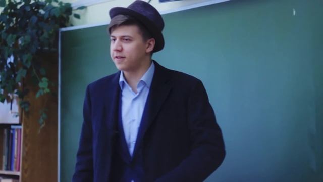 Страна читающая — Максим Вокуев читает произведение "Послушайте!" В. В. Маяковского смотреть онлайн