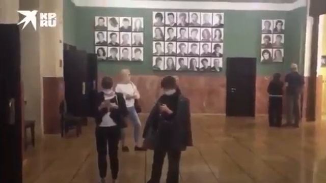 Если 65 лет и выше, изоляция пока не сдохнут, в поликлинику по записи даже не примут. смотреть онлайн