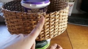 Ситец вдогонку двойными трубочками  на четном количестве стоек. Плетем корзину