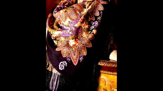 Russian Pavlovo Posad Shawls From Paris | Павлопосадские платки из Парижа