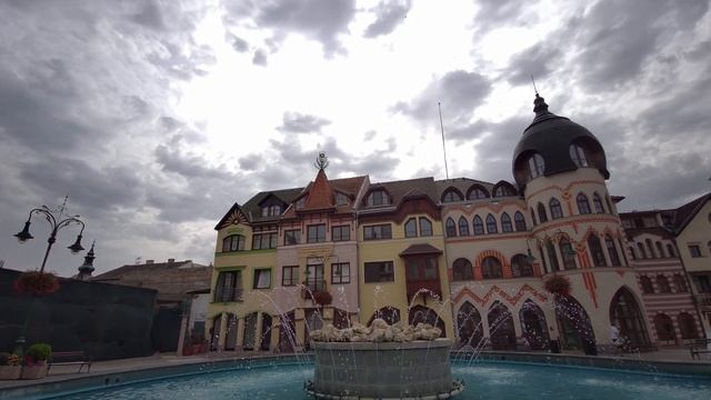 Фонтан в Комарно, Словакия смотреть онлайн