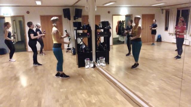 Zumba toning -RUMBA SALSA смотреть онлайн