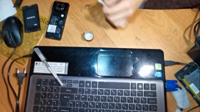 Чистка гнезда наушников maxvi p11 | НЕТ ЗВУКА | ГОРЯТ НАУШНИКИ смотреть онлайн