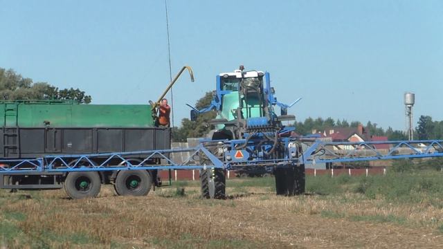 опрыскивание поле для дальнейшем посева льна BERTHOUD RAPTOR 5240 смотреть онлайн