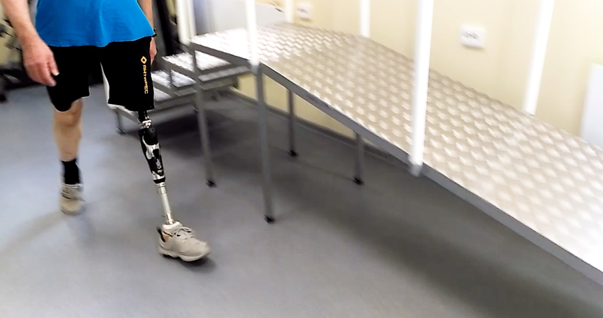 Микропроцессорные коленные модули: "Ходьба с разной скоростью" смотреть онлайн