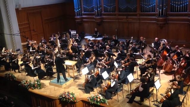 The Nutcracker and The Mouse King in Great Hall of Moscow Conservatory. Pa De De смотреть онлайн