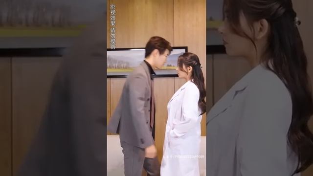 【ENG SUB】心機女心生嫉妒聯合生母給女主酒裏下藥，並叫來倆混混狠狠羞辱，幸好霸道總裁及時出現阻止，並上演了一場瞞天過海的戲碼《成爲大佬掌中寶》全集 #女頻#甜寵#霸道總裁#灰姑娘#短劇#嬌妻 смотреть онлайн