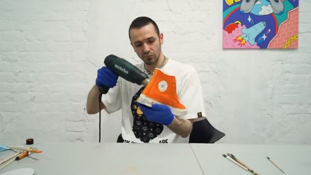 Как покрасить кроссовки? Гайд от магазина Sneakerhead + Конкурс смотреть онлайн