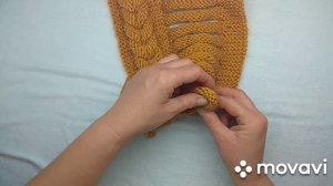 Вязаная шапка с объемной косой.Обьемная коса спицами. #шапкаспицами» /МК Виктории Плантовой/ (2021)