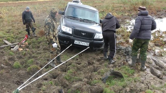 025 УАЗ Патриот в Коровьем болоте 05.10.2014 смотреть онлайн