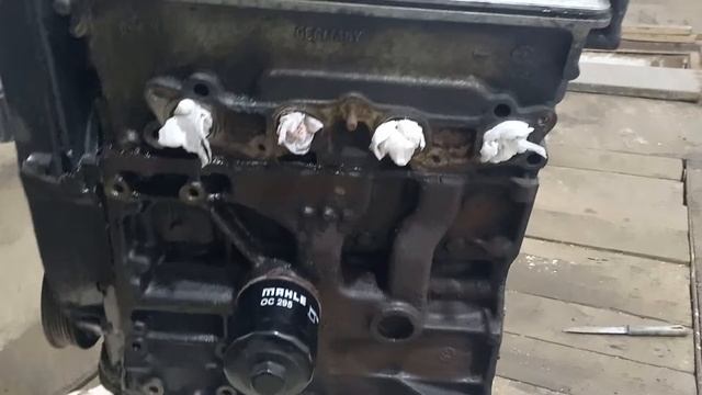 Где находиться серия и номер двигателя 1.6 бензин 1996 года выпуска Фольксваген поло, их аналоги. смотреть онлайн