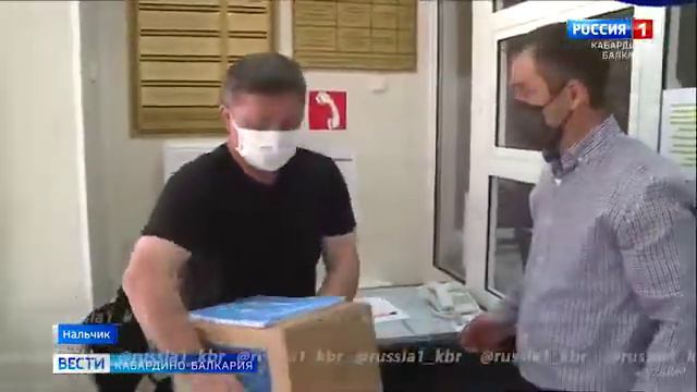 В Кабардино-Балкарии начали БЕСПЛАТНО раздавать маски всем желающим! смотреть онлайн