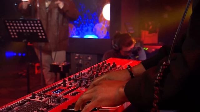 Teddy Swims - Cruel Summer (Taylor Swift cover) in the Live Lounge смотреть онлайн