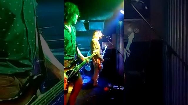 BUZZ LOVERS - pennyroyal tea смотреть онлайн