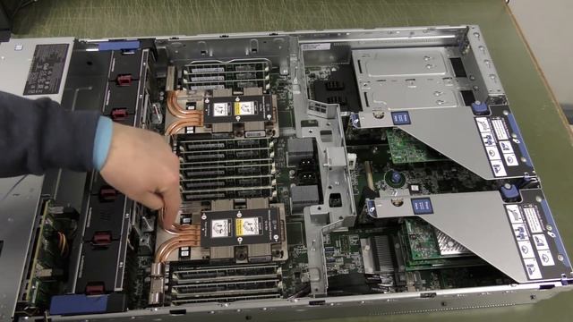 This HPE DL560 G10 cost $43,000.00 so what's in it?? - 638 смотреть онлайн