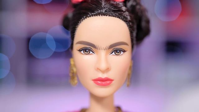 ЗАПРЕЩЕННАЯ Barbie с МОНОБРОВЬЮ?Frida Kahlo: обзор, история и распаковка куклы смотреть онлайн