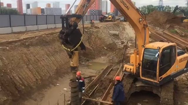 Бурение под шпунт экскаватором на гулбину 12 метров диаметр 350мм в Саларьево смотреть онлайн