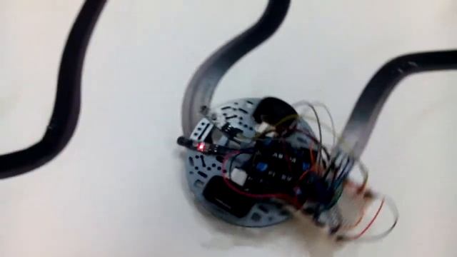 Робот на микросхеме L293D смотреть онлайн