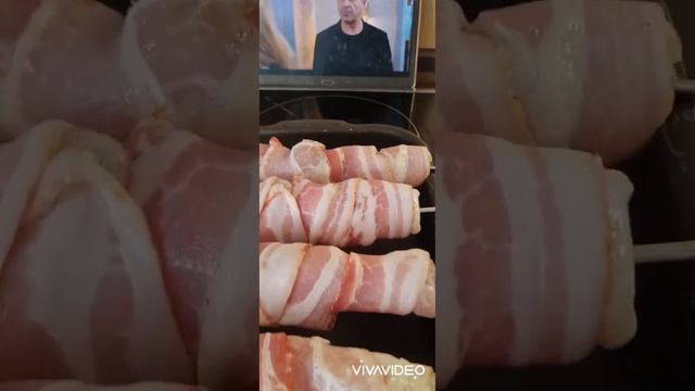Среда-маленькая пятница...особенно когда нужно снять дегустацию с вина, которое приготовила сама? смотреть онлайн