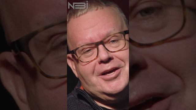 Китаец надувает шарики ухом, а чем ещё можно надуть? Рекорд по надуванию воздушных шариков. #shorts смотреть онлайн