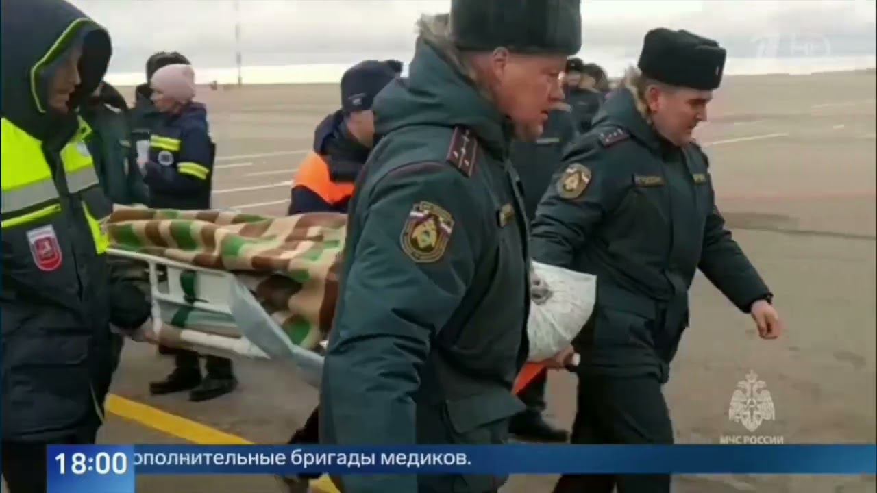 Часы и начало Вечерних новостей (Первый канал, 31.12.2023) смотреть онлайн