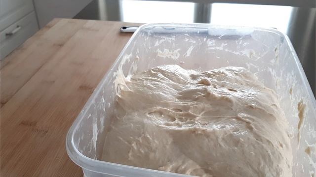 Pizza ? in teglia in 6 ore-impastata a mano-cotta nel forno di casa-con farina del supermercato!!! смотреть онлайн