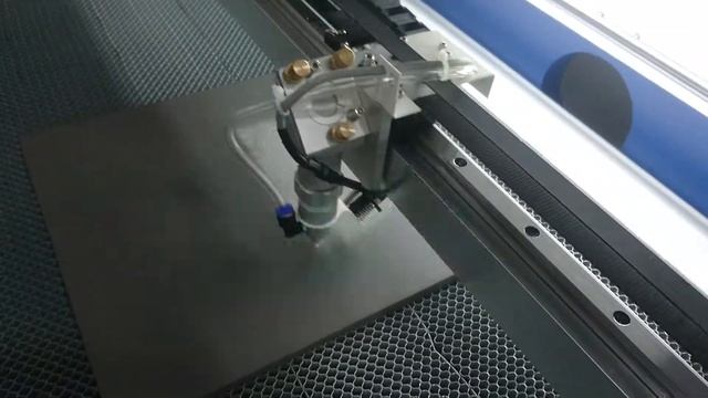 На керамограните Гравировальный и лазерный станок GARD9060 смотреть онлайн
