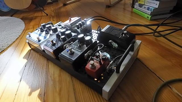 The Diminutions: Hotone Harmony Pitch Shifter/Octaver Review смотреть онлайн
