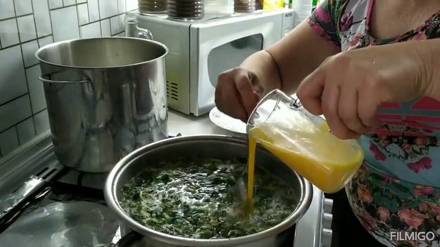 суп із щавлем та шпинатом