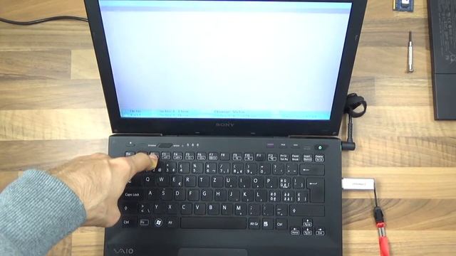 Open BIOS on Vaio Laptop смотреть онлайн