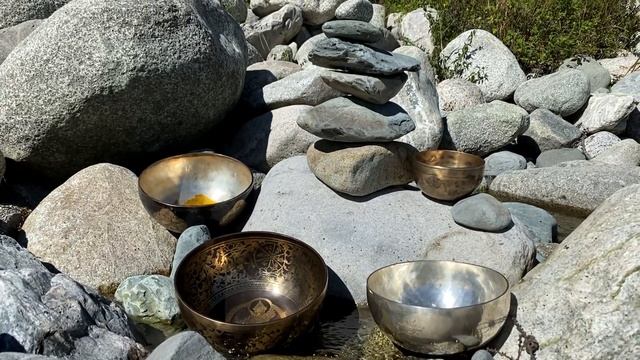Медитация с поющими чашами. Алтай, вид на гору Белуха. / Купить поющие чаши смотреть онлайн