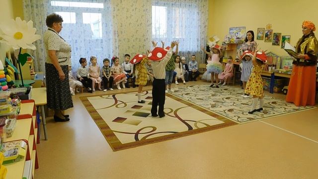 Осенний утренник в средней группе "Ромашка" смотреть онлайн