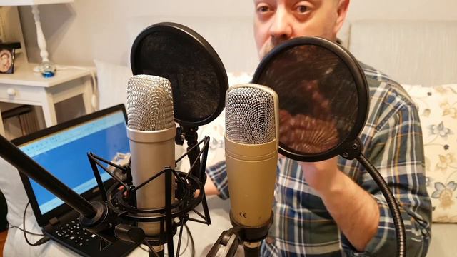 Comparativa de micrófonos: RODE NT1A frente a Behringer C-1. Juzga tú. смотреть онлайн
