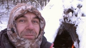 Постройка укрытий в лесу / ЧУМ Своими руками #5 ПОСТРОЙКА УБЕЖИЩА / Лесной дом / бушкрафт зимой