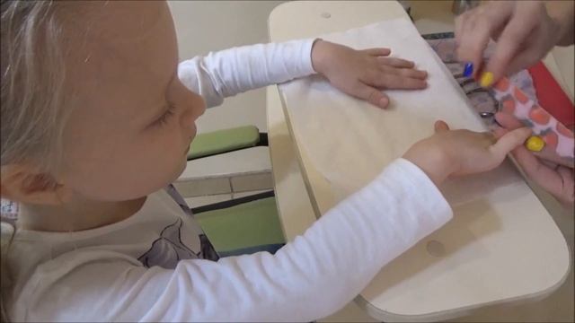 Маникюр для девочки. Мой первый маникюр в салоне красоты. смотреть онлайн