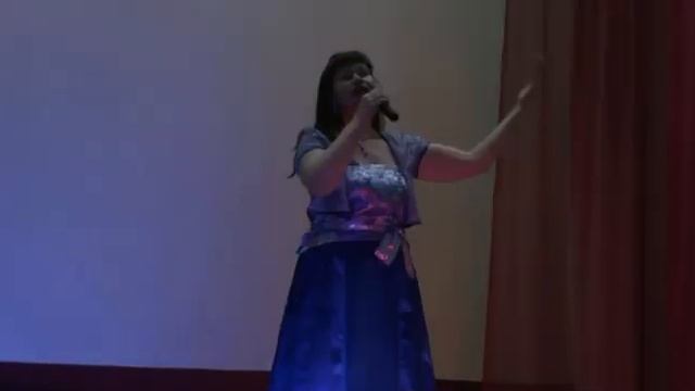 Майский вальс, исполнение: Екатерина Ойлер смотреть онлайн